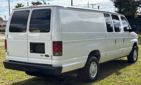 2011 Ford E-Series E-350 SD