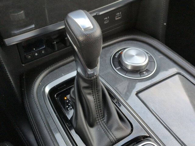 2024 Nissan Armada SV