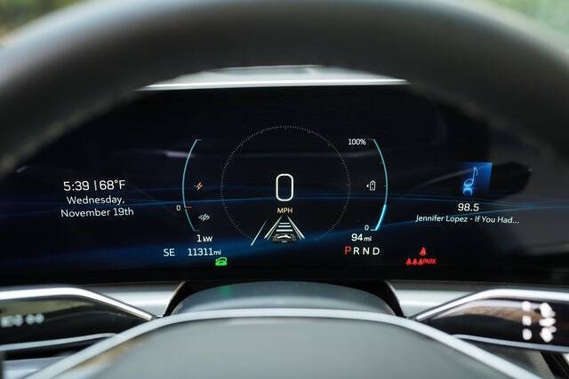 2024 Cadillac LYRIQ Luxury 1