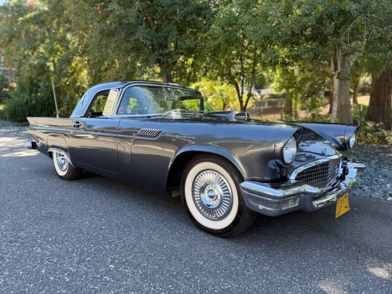 1957 Ford Thunderbird