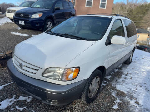 2001 Toyota Sienna for sale at R C MOTORS in Vilas NC