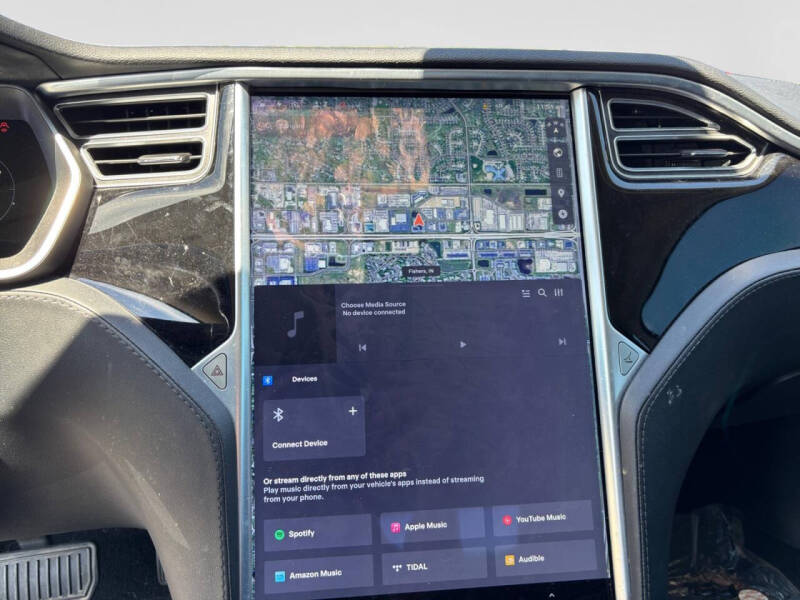2015 Tesla Model S 70D