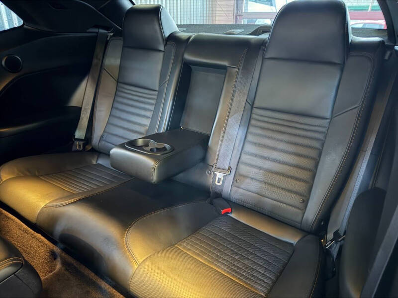 2016 Dodge Challenger 392 HEMI Scat Pack Shaker