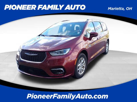 2021 Chrysler Pacifica for sale at Pioneer Family Preowned Autos of WILLIAMSTOWN in Williamstown WV
