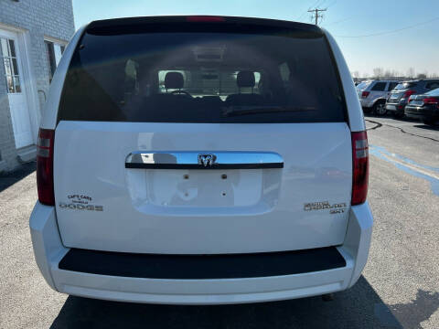 2009 Dodge Grand Caravan for sale at Caps Cars Of Taylorville in Taylorville IL