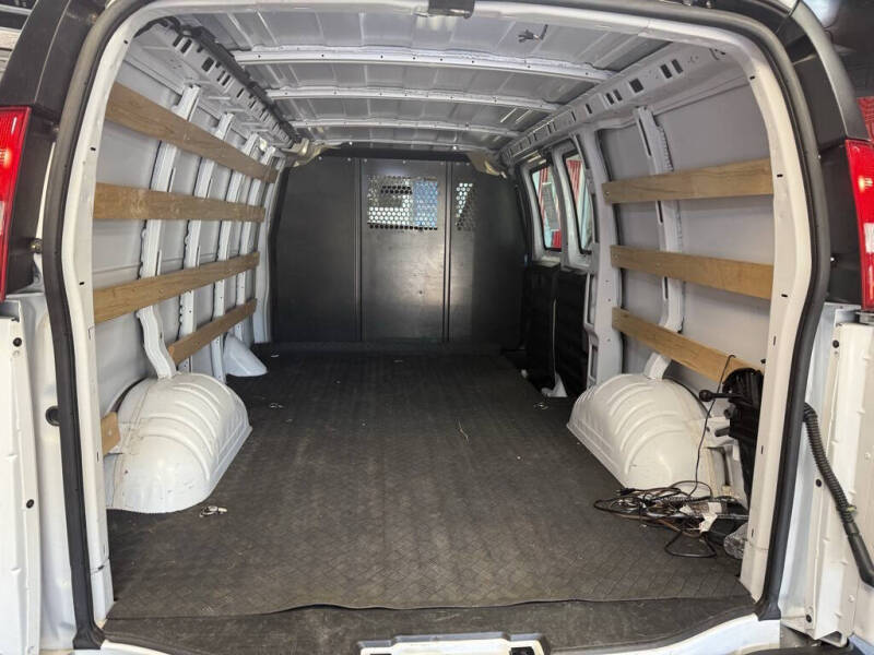 2023 GMC Savana 2500