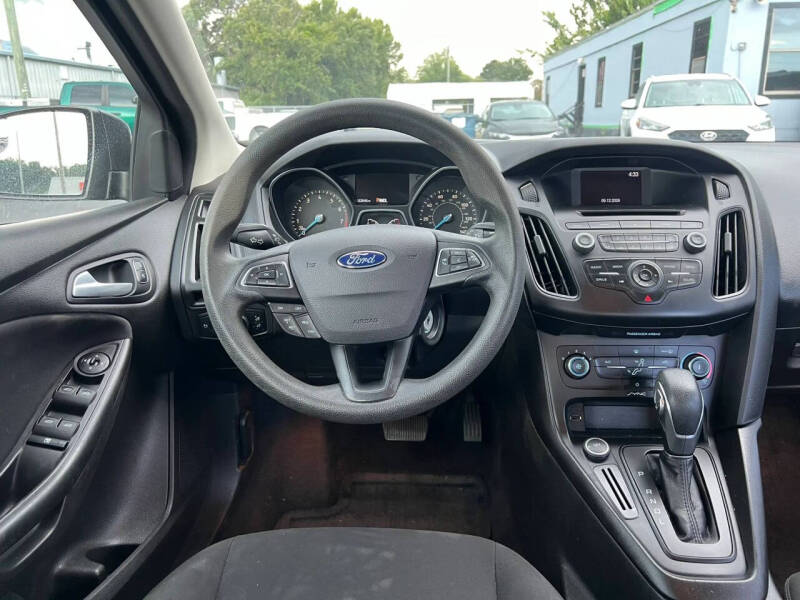 2017 Ford Focus SE