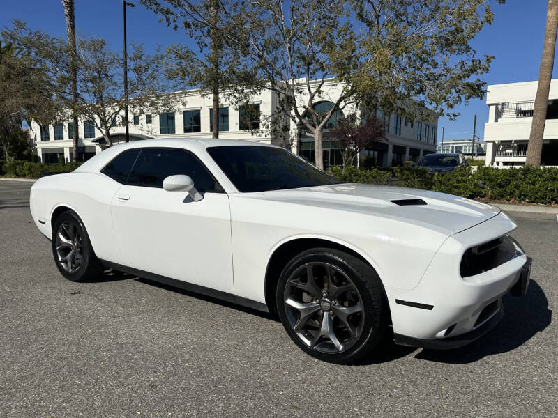 2016 Dodge Challenger SXT Plus