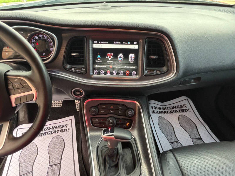 2017 Dodge Challenger SXT