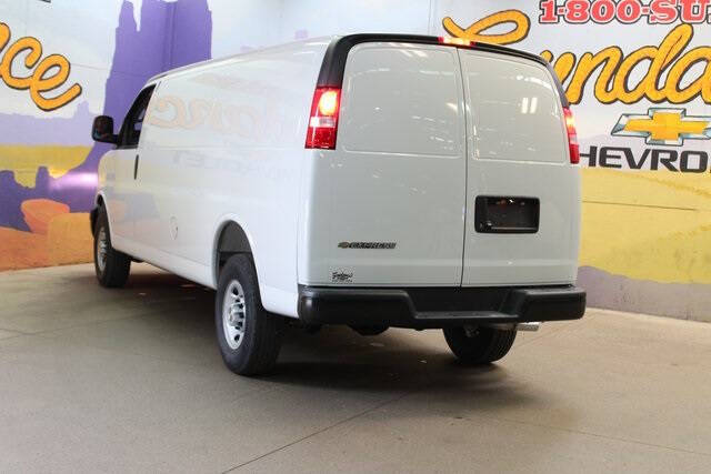 2025 Chevrolet Express 2500