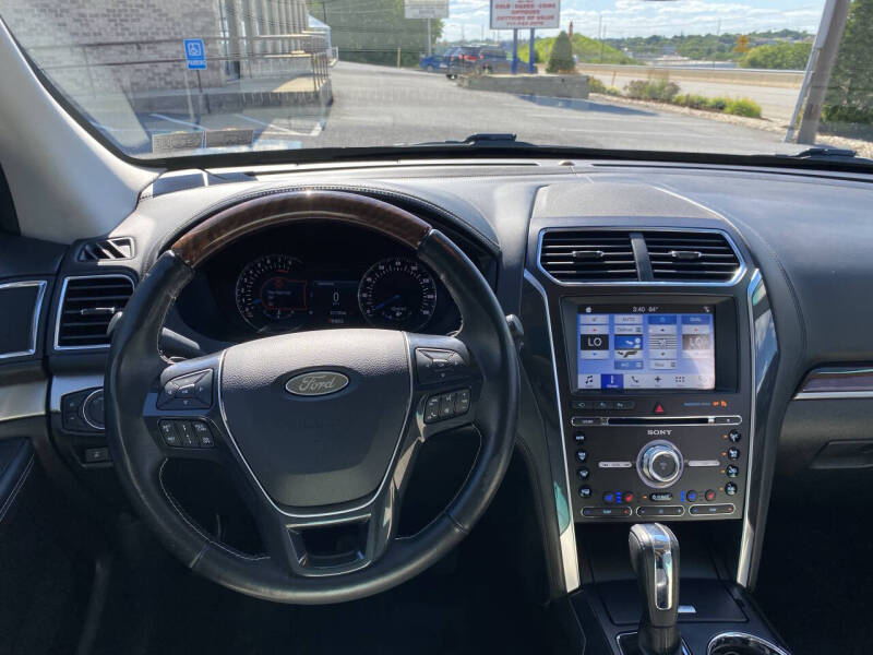 2017 Ford Explorer Platinum