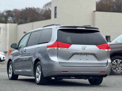2012 Toyota Sienna