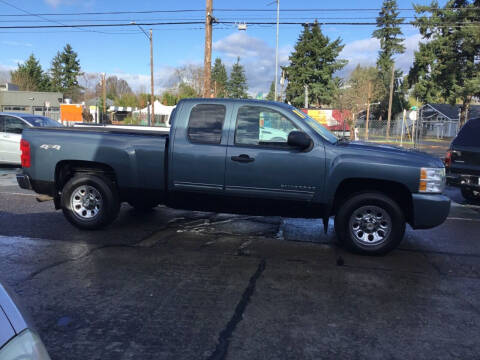 2011 Chevrolet Silverado 1500 for sale at Longoria Motors in Portland OR