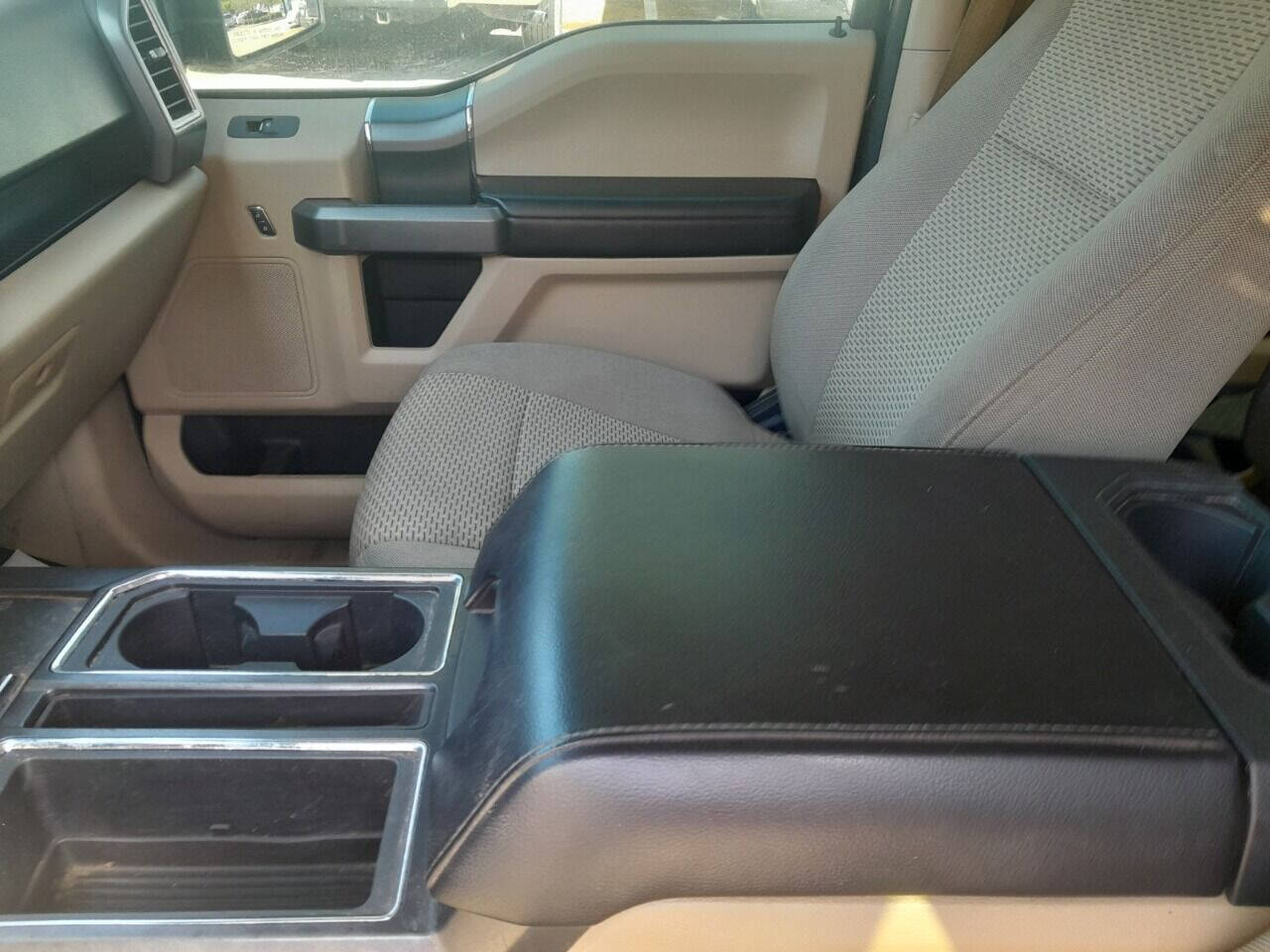 2016 Ford F-150 Pickup - $14,950