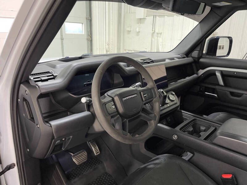 2022 Land Rover Defender 110 V8