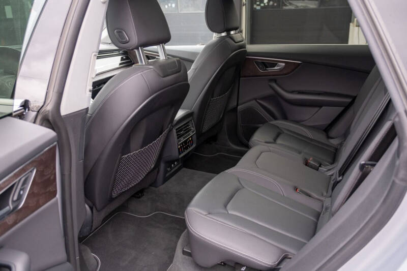 2020 Audi Q8 quattro Premium Plus 55 TFSI