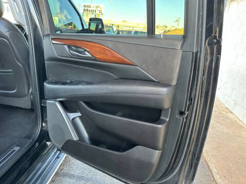 2018 Cadillac Escalade ESV Luxury