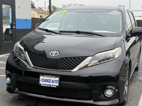 2017 Toyota Sienna SE 8-Passenger