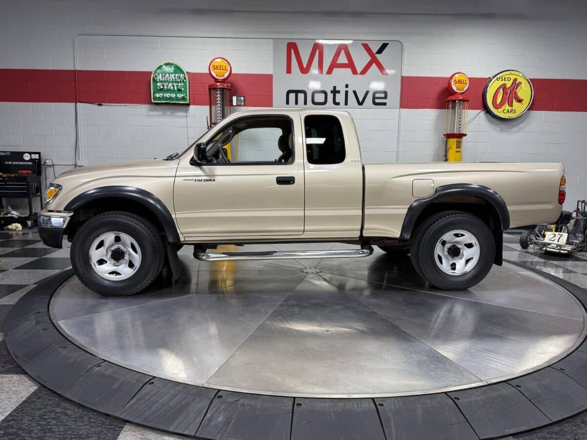 2002 Toyota Tacoma 8