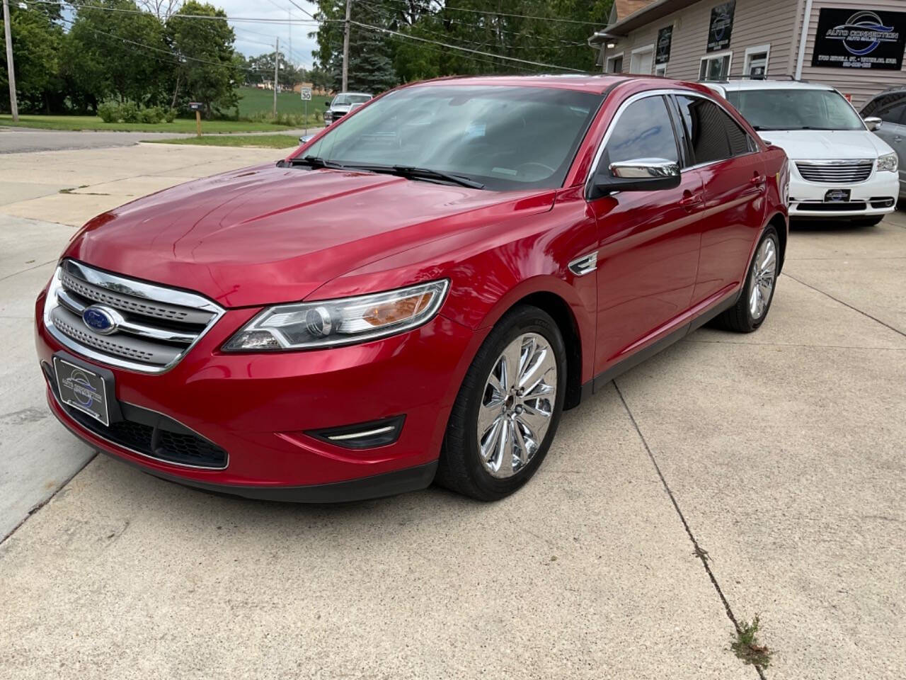 2012 Ford Taurus for sale at Auto Connection in Waterloo, IA