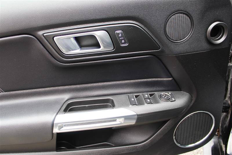 2021 Ford Mustang EcoBoost