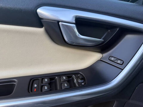 2017 Volvo V60 T5 Premier