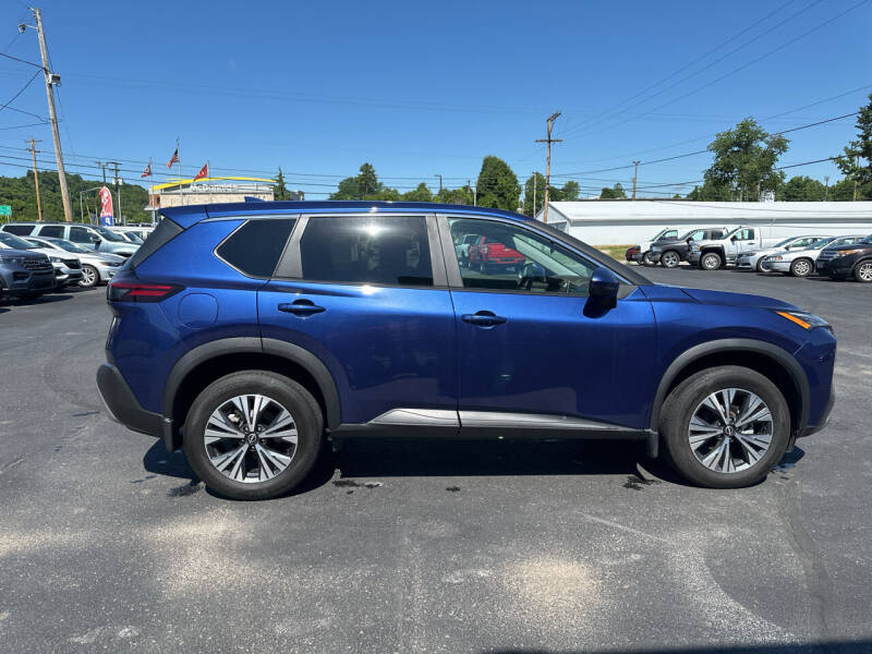 2023 Nissan Rogue SV photo 3