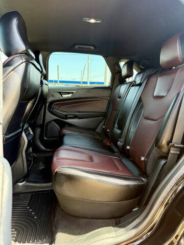2022 Ford Edge Titanium