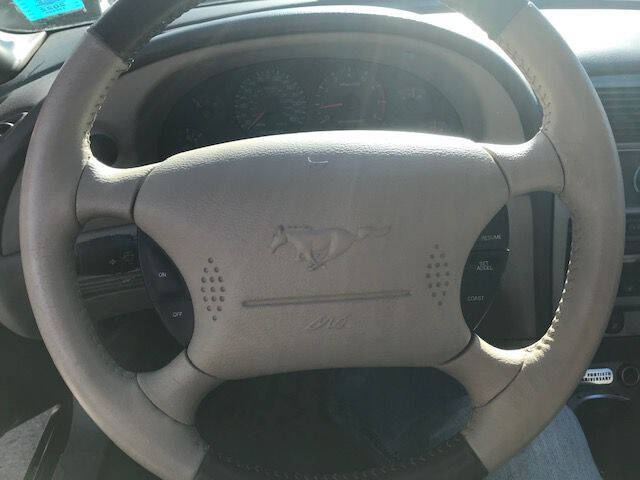 2004 Ford Mustang GT Deluxe