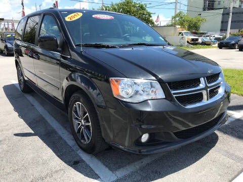 2017 Dodge Grand Caravan for sale at MIAMI AUTO LIQUIDATORS in Miami FL