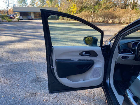 2017 Chrysler Pacifica Touring-L