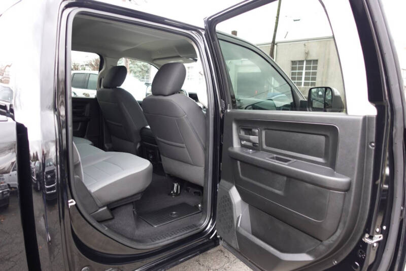 2023 RAM 1500 Classic Express