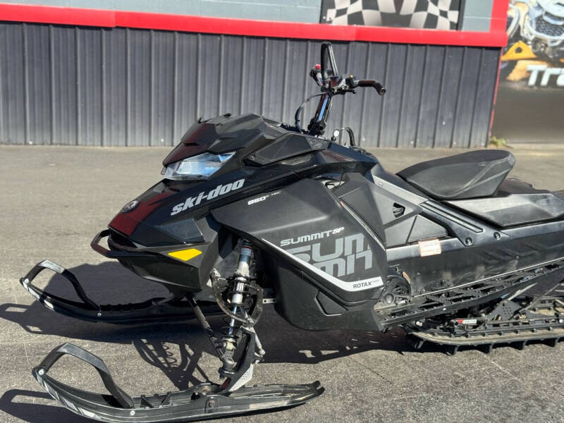 2018 Ski-Doo Summit 850 165 SP