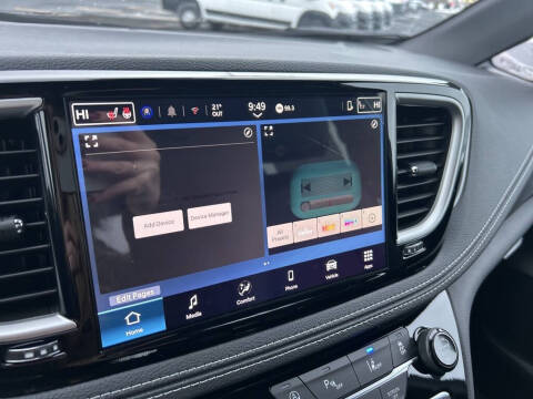 2026 Chrysler Pacifica Select