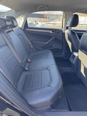 2016 Volkswagen Passat 1.8T R-Line