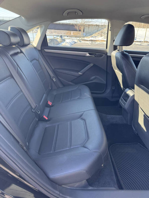 2016 Volkswagen Passat 1.8T R-Line