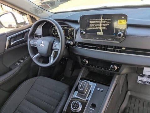 2025 Mitsubishi Outlander PHEV SE