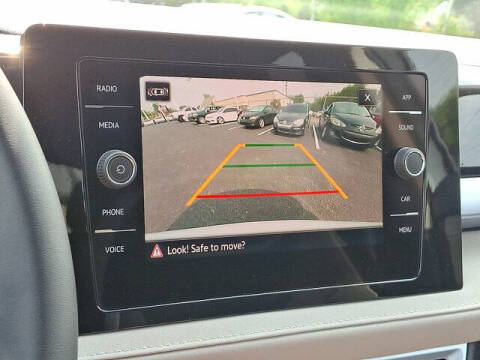 2025 Volkswagen Taos SE 4Motion