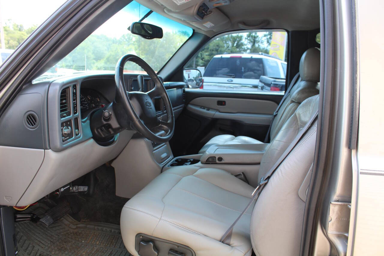 2001 Chevrolet Suburban for sale at Auto Force USA in Elkhart, IN