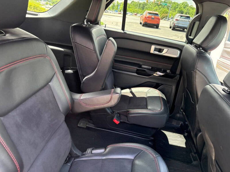 2024 Ford Explorer ST-Line