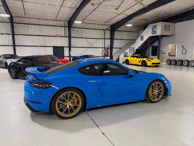 2022 Porsche 718 Cayman GT4