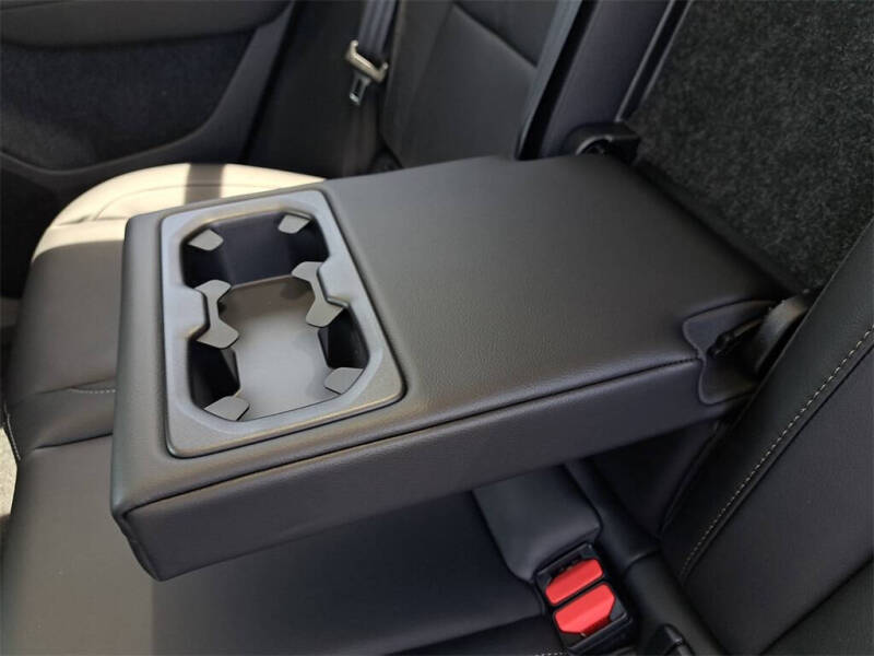 2026 Volvo XC40 B4 Plus