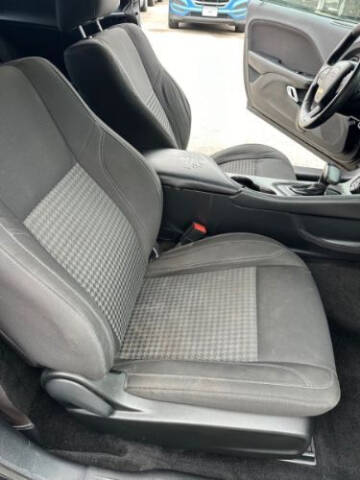 2015 Dodge Challenger SXT