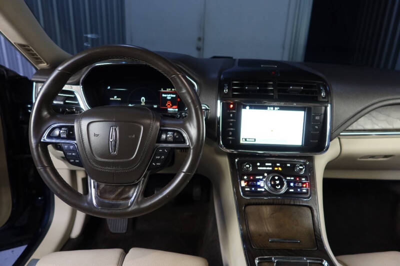 2017 Lincoln Continental Select