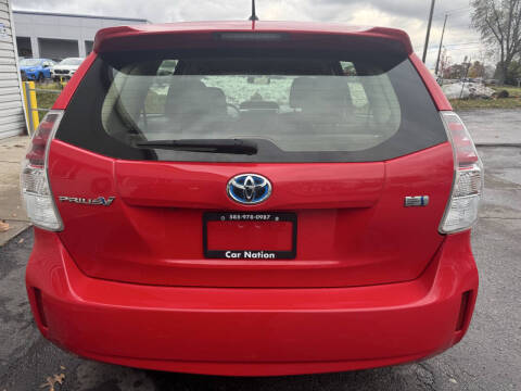 2016 Toyota Prius v Two