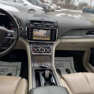 2017 Lincoln Continental Select