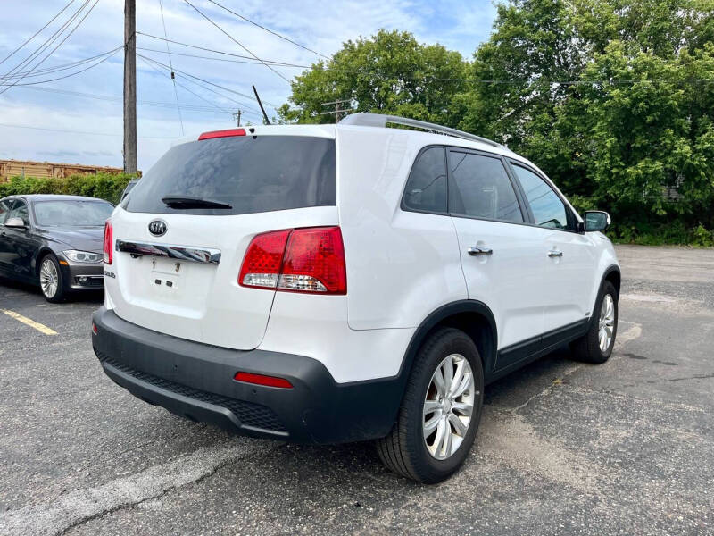 2011 Kia Sorento LX photo 5