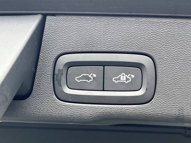 2022 Volvo XC60 B5 Inscription