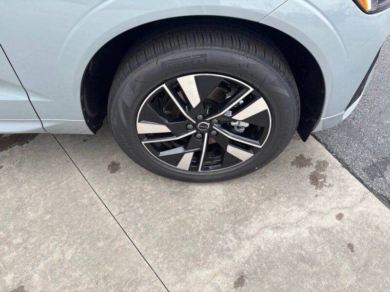 2026 Volvo XC60 B5 Core