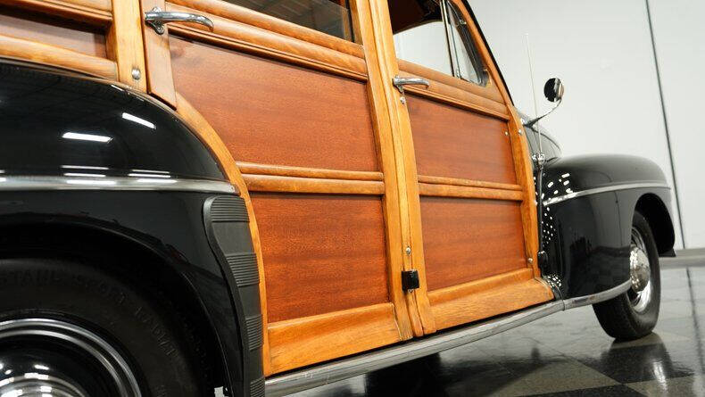 1948 Ford Super Deluxe